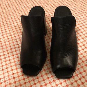 PURE NAVY BLACK REAl LEATHER MULES size 6 new